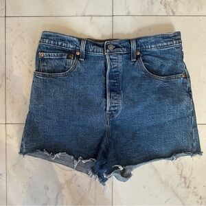 Levi’s Premium Ribcage Short